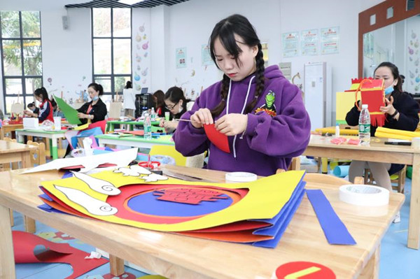 雁峰區(qū)幼兒園“教學(xué)能手”專業(yè)技能競(jìng)賽在衡陽(yáng)幼高專附屬幼兒園完美落幕