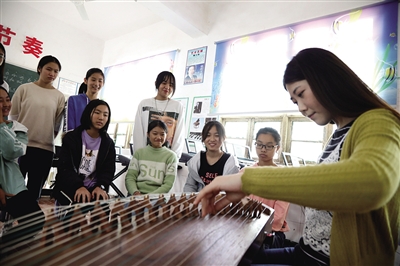 【衡陽晚報(bào)】“走出去”“請進(jìn)來”，衡陽幼高專結(jié)對幫扶衡南縣松江聯(lián)合學(xué)校長嶺校區(qū)—— 為留守兒童打開藝術(shù)殿堂“大門”