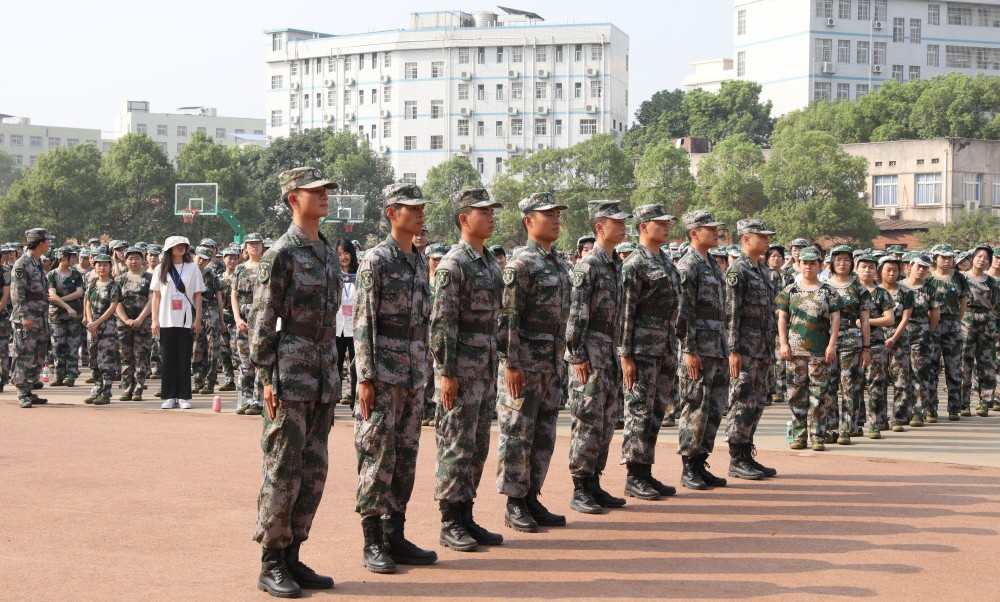 衡陽(yáng)幼兒師專舉行2022年秋季開(kāi)學(xué)典禮暨新生軍訓(xùn)動(dòng)員大會(huì)