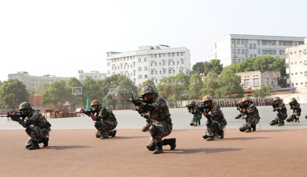 衡陽幼兒師專舉行2022級新生軍訓匯報表演暨總結 表彰大會