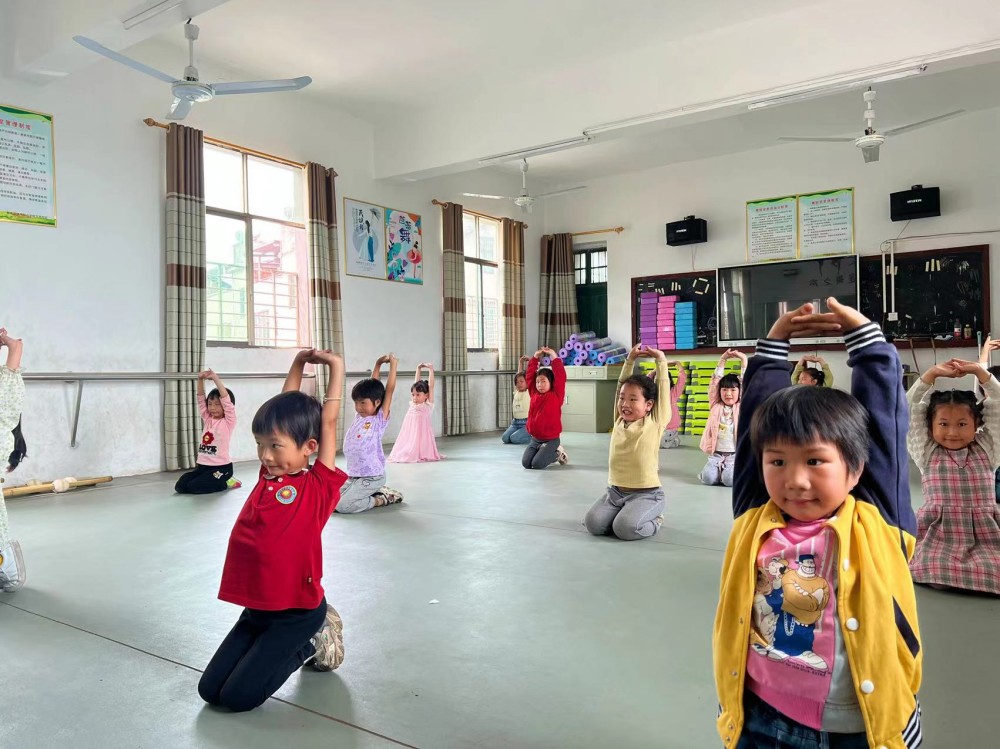 為了每一個(gè)孩子的美好童年 ——衡陽幼兒師專小學(xué)教育系赴衡南縣硫市小學(xué)開展留守兒童結(jié)對(duì)幫扶活動(dòng)